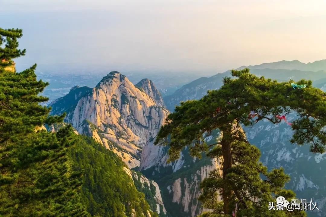 華山壯麗之旅，最新游記探尋絕美山川的探險之旅